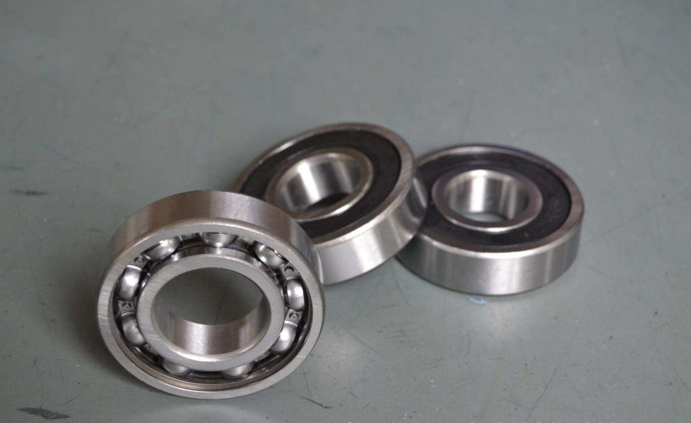 Synthetic Resin Forming Cage Bearing