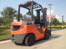 3.0ton Diesel Forklift Truck with Imported Engine