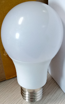 LED bulb plastic cladding aluminum ball bulb 7W