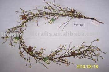 Artificial berry garland with rusty stars