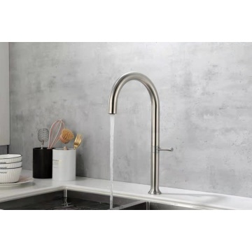 stainless steel kitchen sink