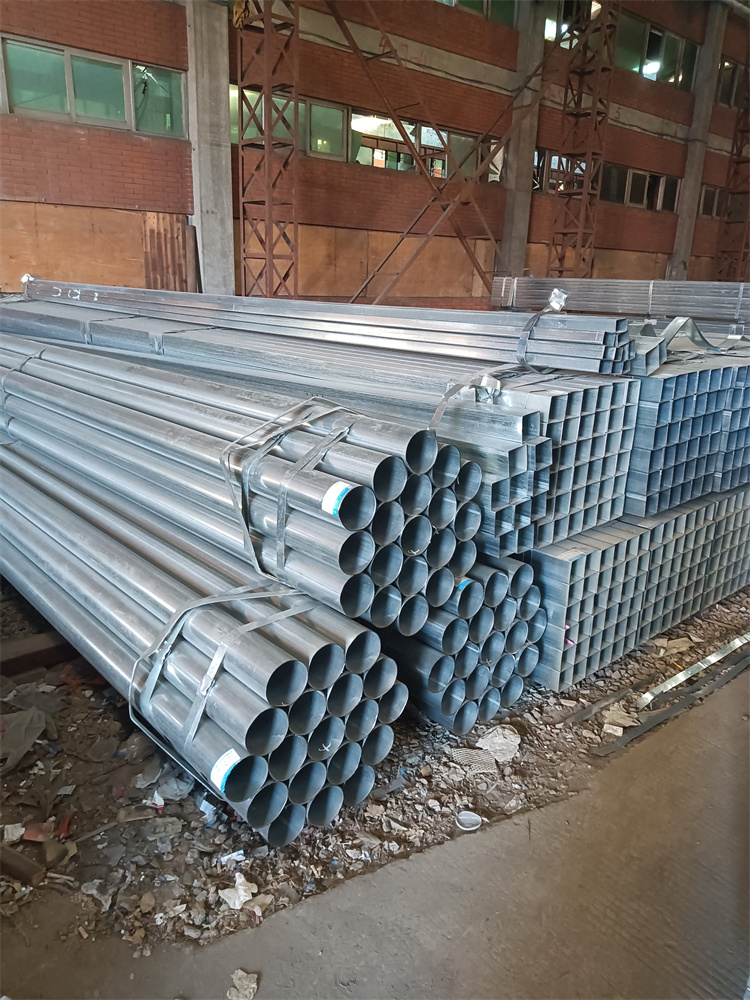 الأنابيب المجلفنة 18 Galvanized Pipe18