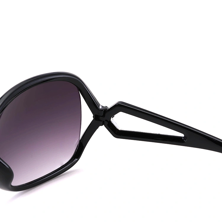 Latest Women Fashion Black Frame Sunglasses with Diamonds