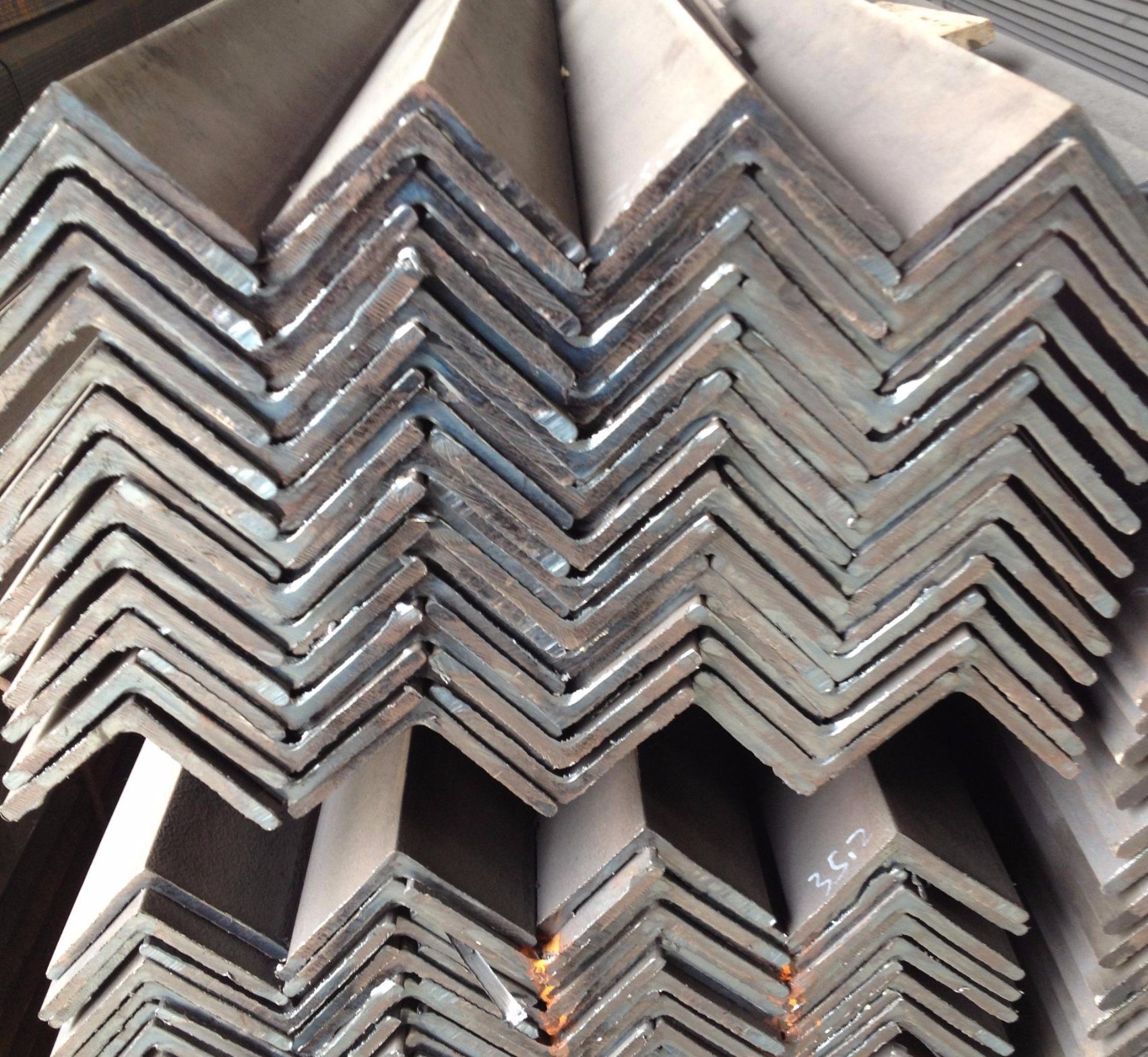 Factory price mild steel angle bar