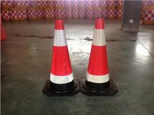 High quality rubber traffic cone road safety cone with reflective tape used on the crossing of road ways