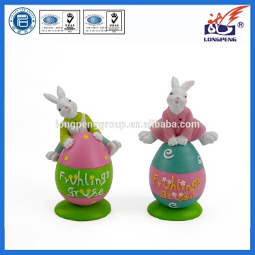 Polyresin easter egg craft with rabbit in lovely design