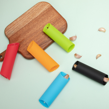Effective Garlic Presses: Soft Gadgets for Creative Silicone Garlic Stripping Kitchen Tools