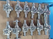 Stainless steel three-way ball valve