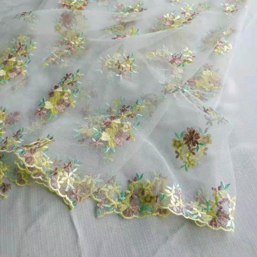 Broderie plate en polyester pour robe femme