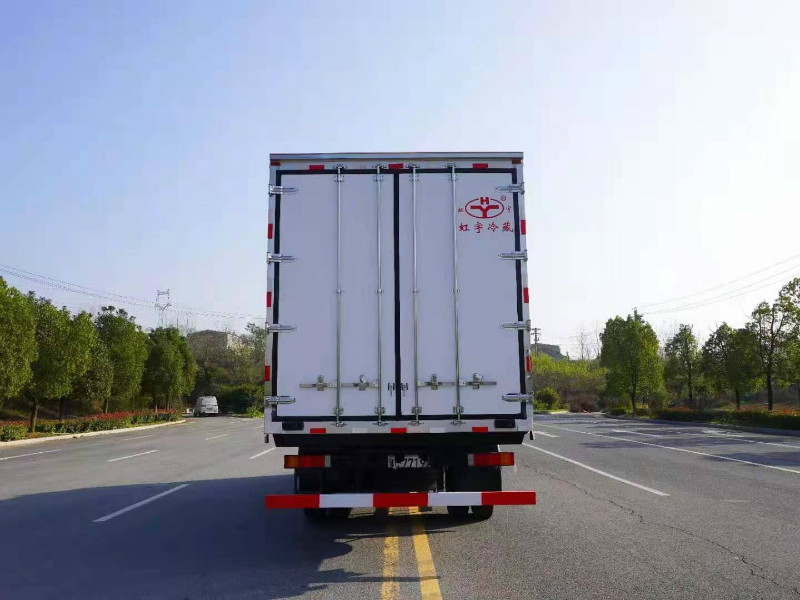 Dongfeng 18 Tons Meat Freezer Truck مبردة شاحنة