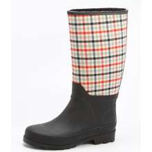 Beautiful Grid Cloth With Rubber Rain Boots