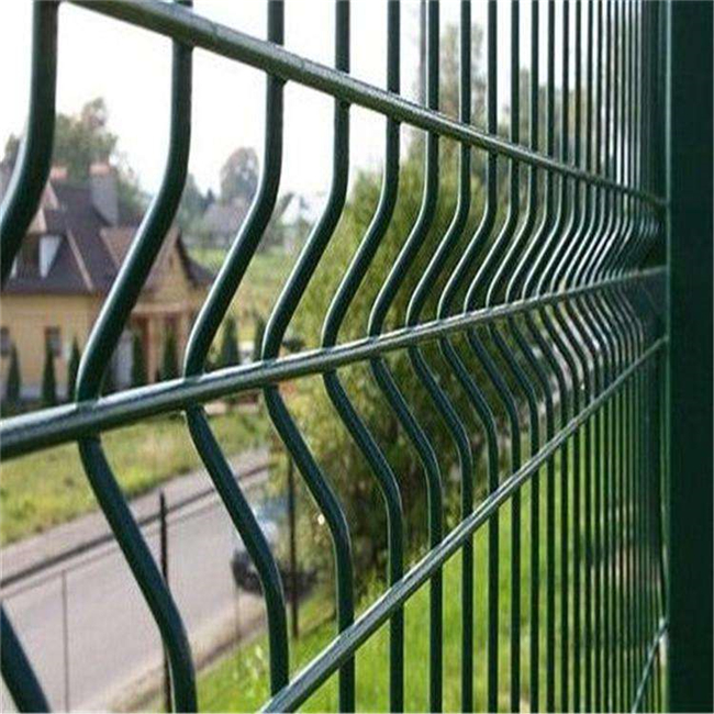 YQ Curvy Welded Wire Mesh Fence /3D Welded Fence Panel Factory Price
