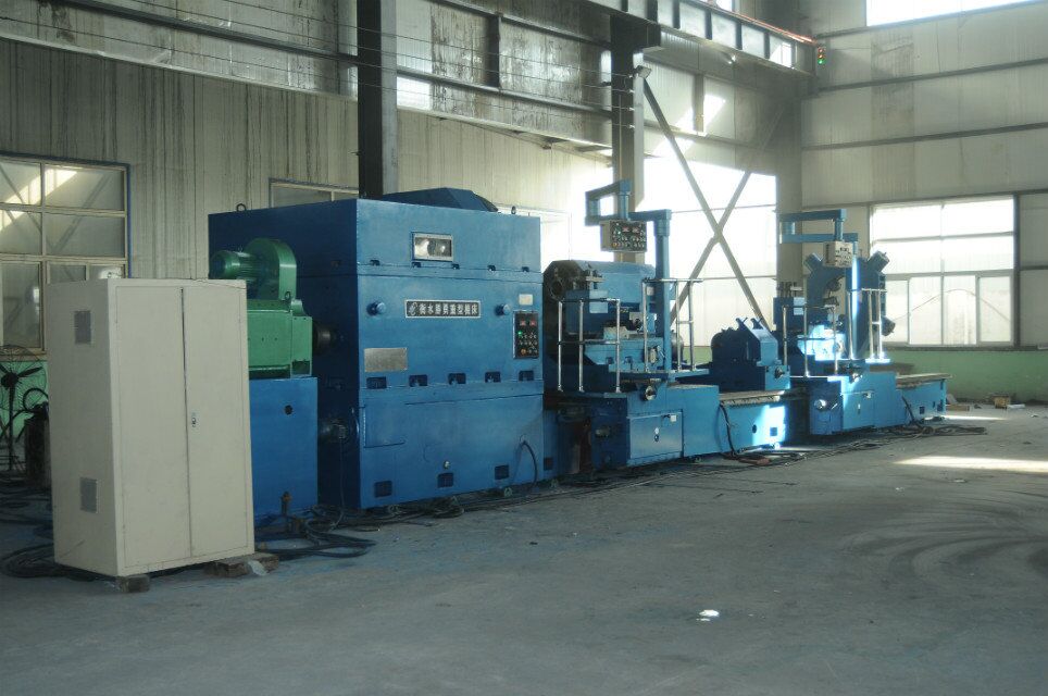 Conventional horizontal lathes