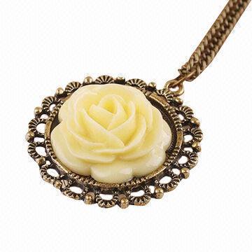 Europe restore ancient ways nostalgic rose pendant necklace