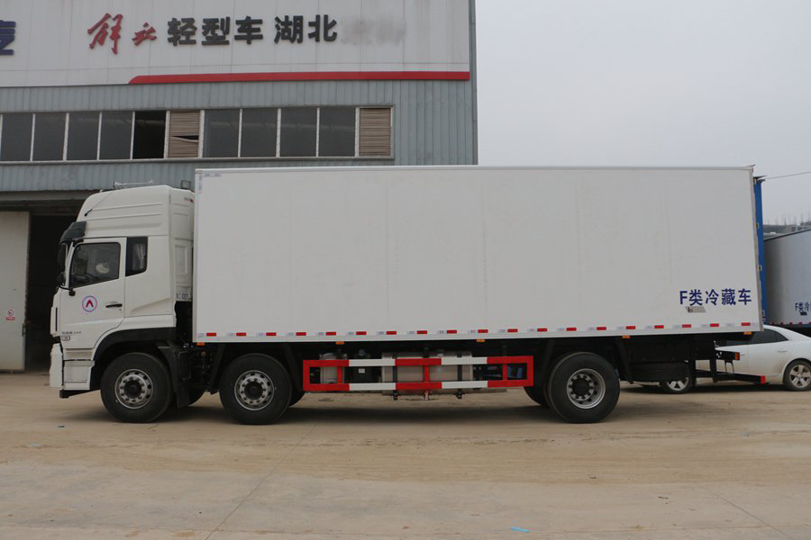 dongfeng milk transportation truck 1