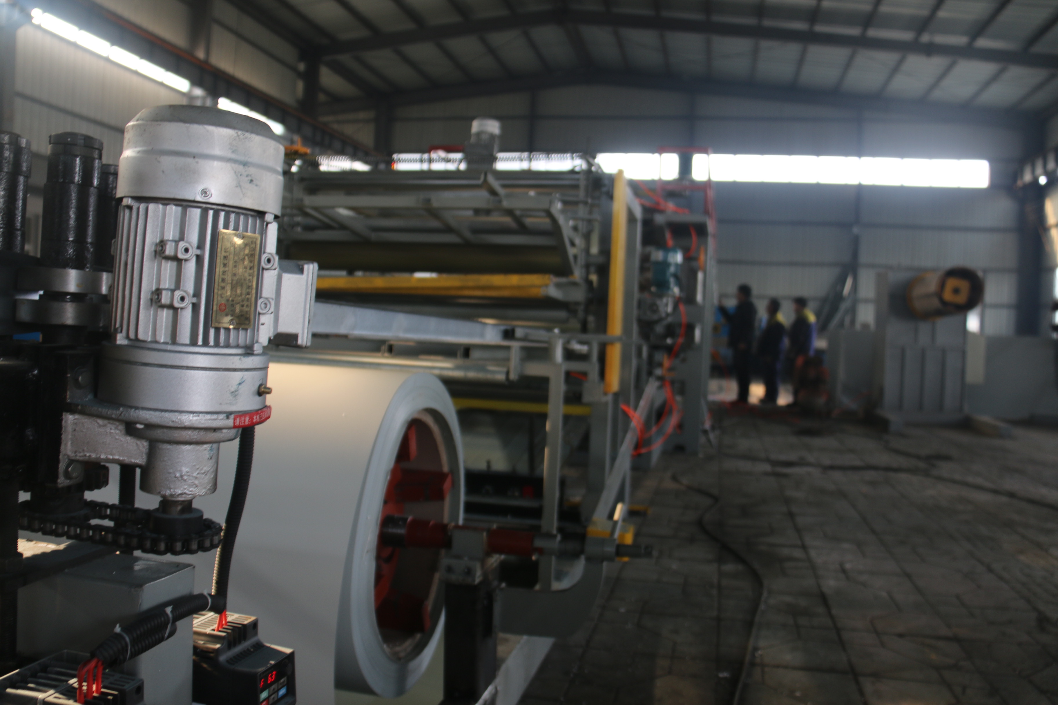 High quality and efficient rock wool sandwich panel roof roll forming machine