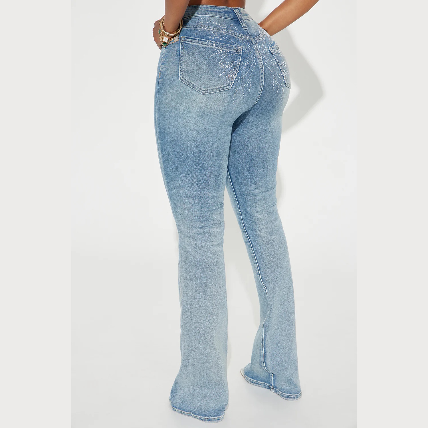 Окрашенные бабочки джинсы растягивания - средняя мытья 4 Butterfly Embellished Stretch Flare Jeans - Medium Wash4
