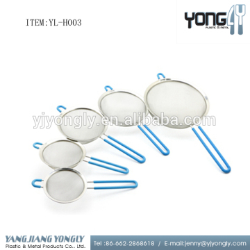 With Silicone handle stainless steel strainer