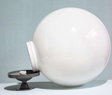 Outdoor pillar lamp globe cover