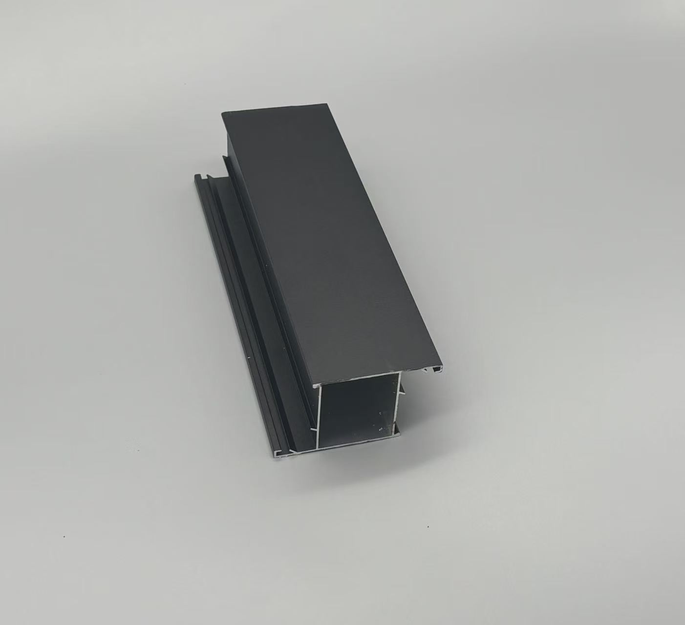 черные алюминиевые направляющие профили black-aluminum-track-profiles