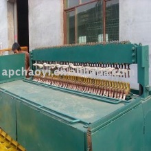 Welded wire mesh machine