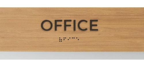 Sinal de escritório com braille