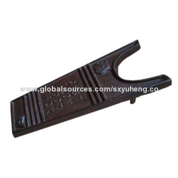 Cast iron boot jack weighs, 1.55kg