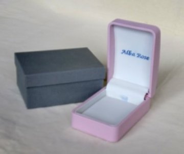 Small clear plastic jewelry box for pendant