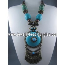 Fashion jewelry bib necklace