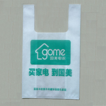 Supermarket t-shirt bags on roll