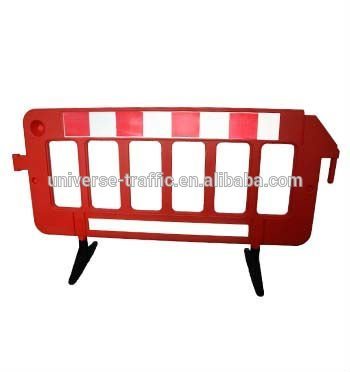 safety barrier in traffic/safety barrier