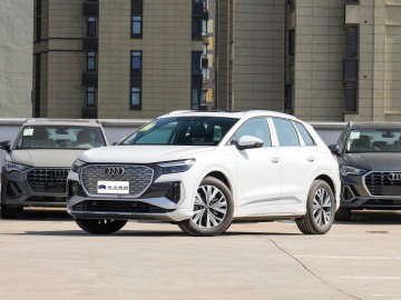AudiQ4 e-tron Lexury Electric SUV Car