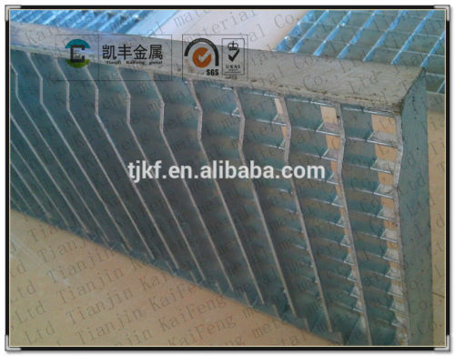 Serrated Bar Grating