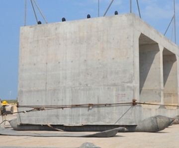 Inflatable Tube Pontoon Boats: Small Airbag Rubber Balloons