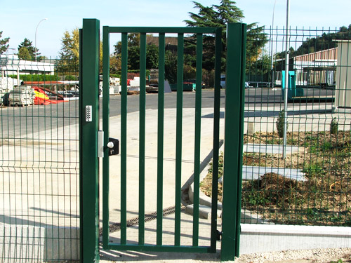 powder coated high quality single gate with lock