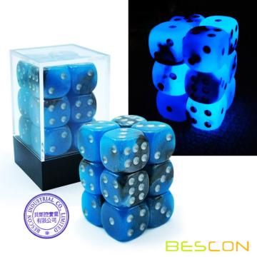 Bescon Two Tone Glowing Dice D6 16mm Set 12pcs BLUE DAWN, 16mm Die Sided Die (12) Bloc de dés rougeoyant