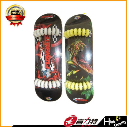 9 layer chinese maple Flow skateboard with 14PU wheels and griptape on the top