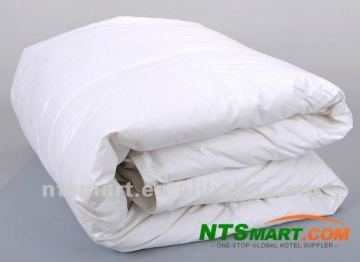 bed quilt/ comforter