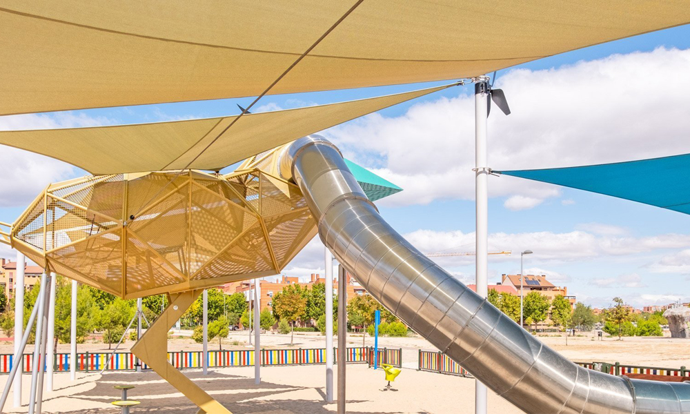 Climbing playground