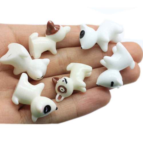 Cartoon Kawaii Cani Figurine per la decorazione di torte Resina Pet Dog Craft Dollhouse Bonsai Ornament Fairy Garden Figurine Fornitore