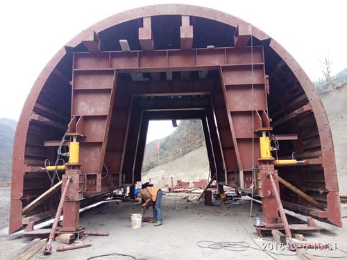 Trole de túnel de eixo inclinado para construção de concreto