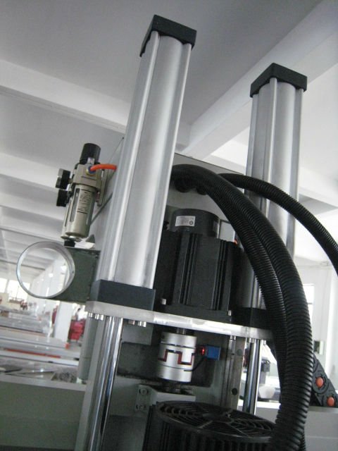 Auto tool changer cnc router