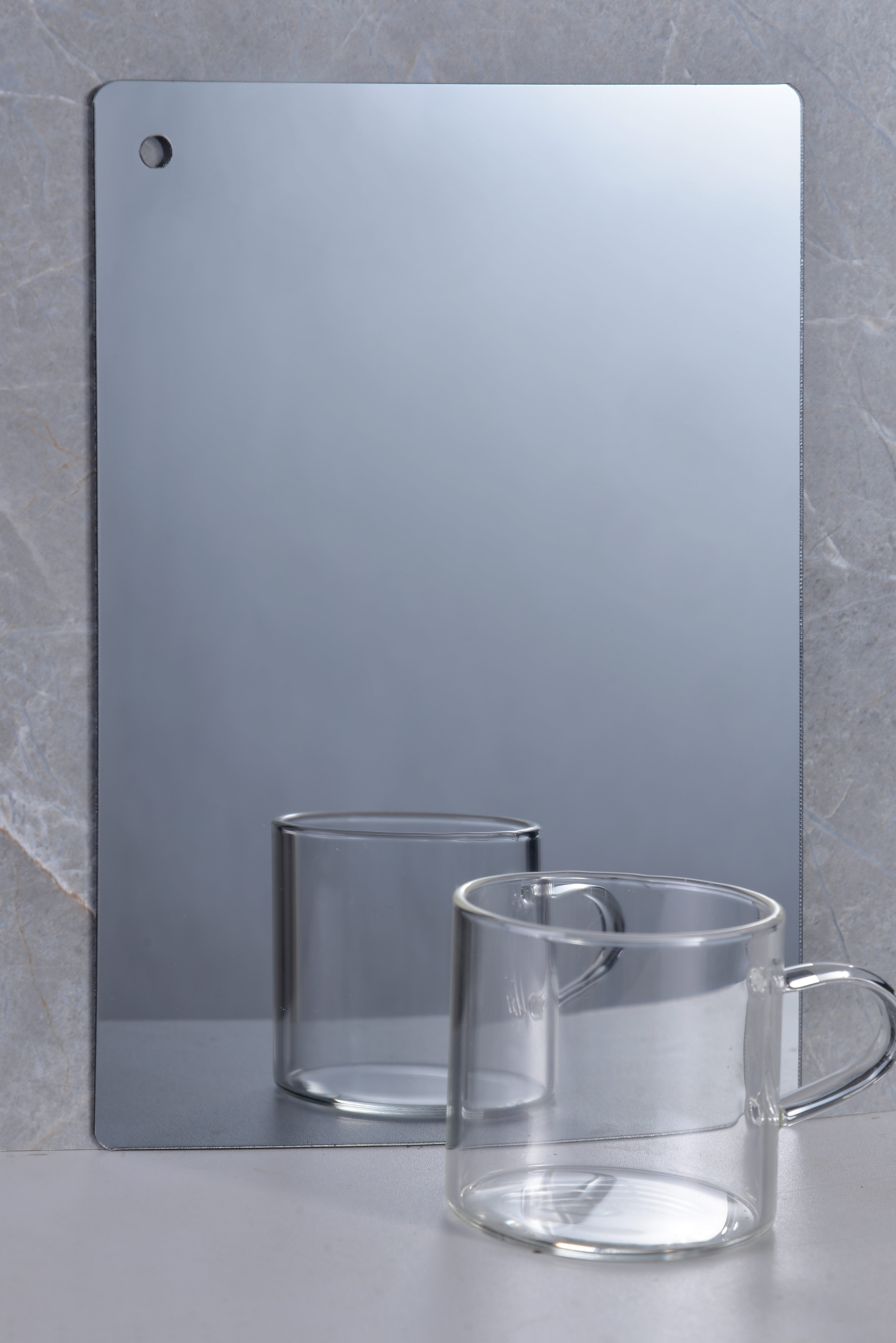 ग्रे मिरर Gray mirror