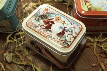 Rectangular Tin Basket with Tin Handle