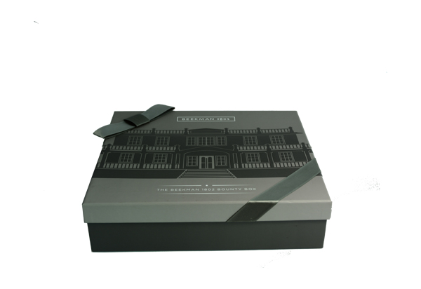 Lid and base box with ribbon bow Lid and base box with ribbon bow