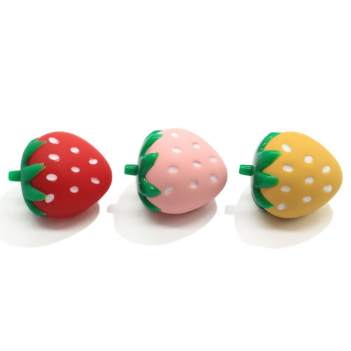 Venta al por mayor de fresa Kawaii con encantos de resina de agujero de 3 mm, decoración en miniatura de frutas 3D, decoración de arte Diy, adorno de lazo para el cabello para niños