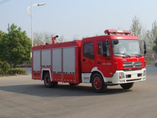 Dongfeng 7Ton new big real water fire trucks