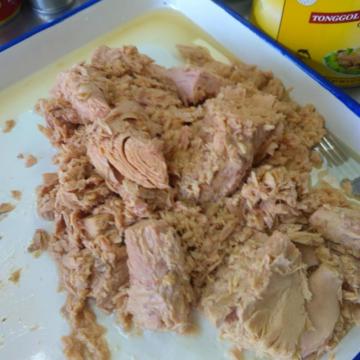 Canned Tongol White Meat Tuna 1.8kg