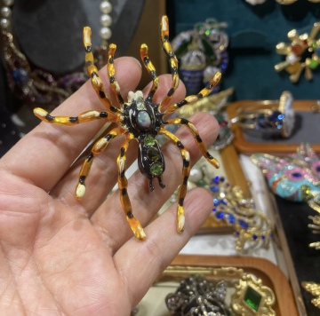 Vintage enamel spider brooch