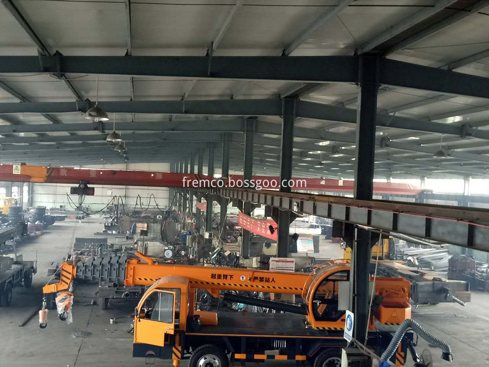 truck crane workshop2